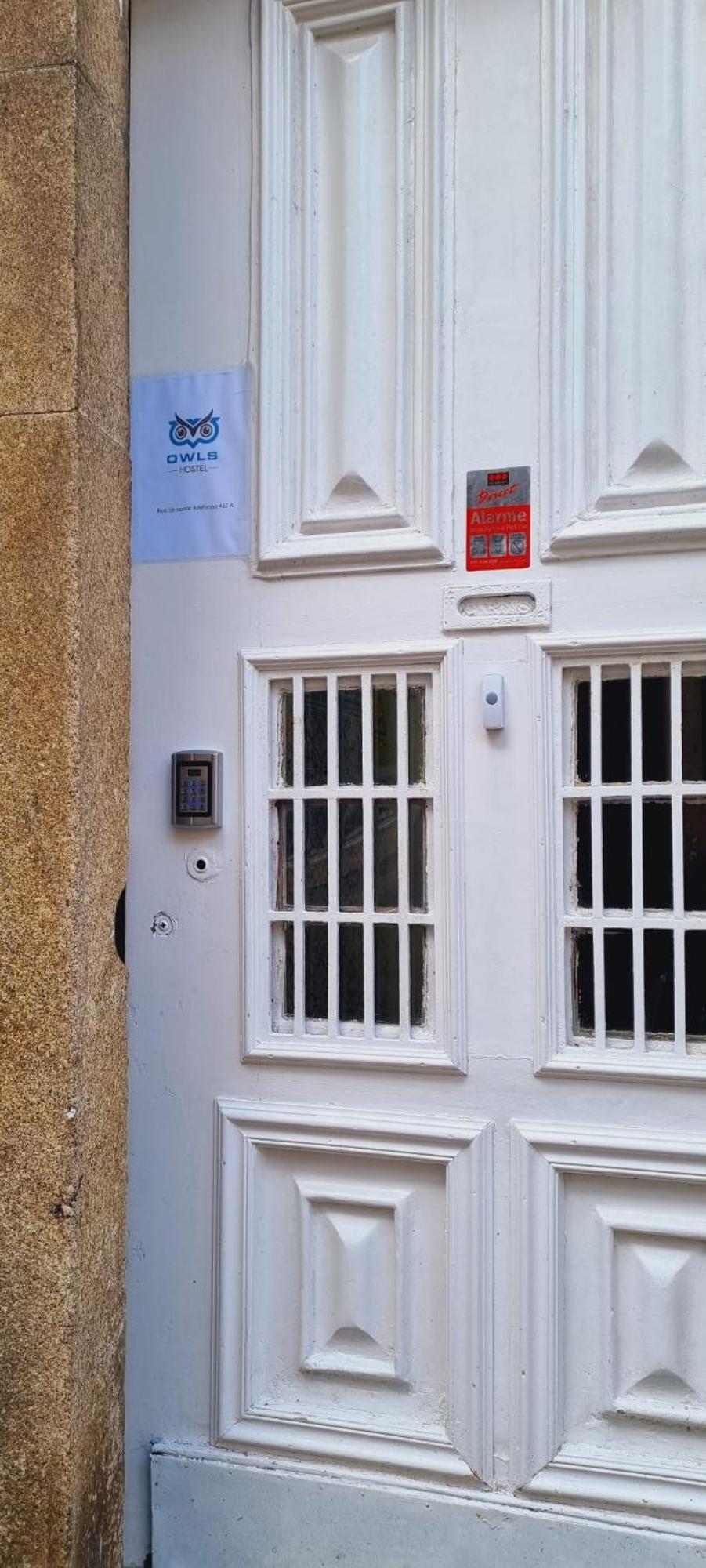 Owls Hostel Ildefonso Porto Bagian luar foto