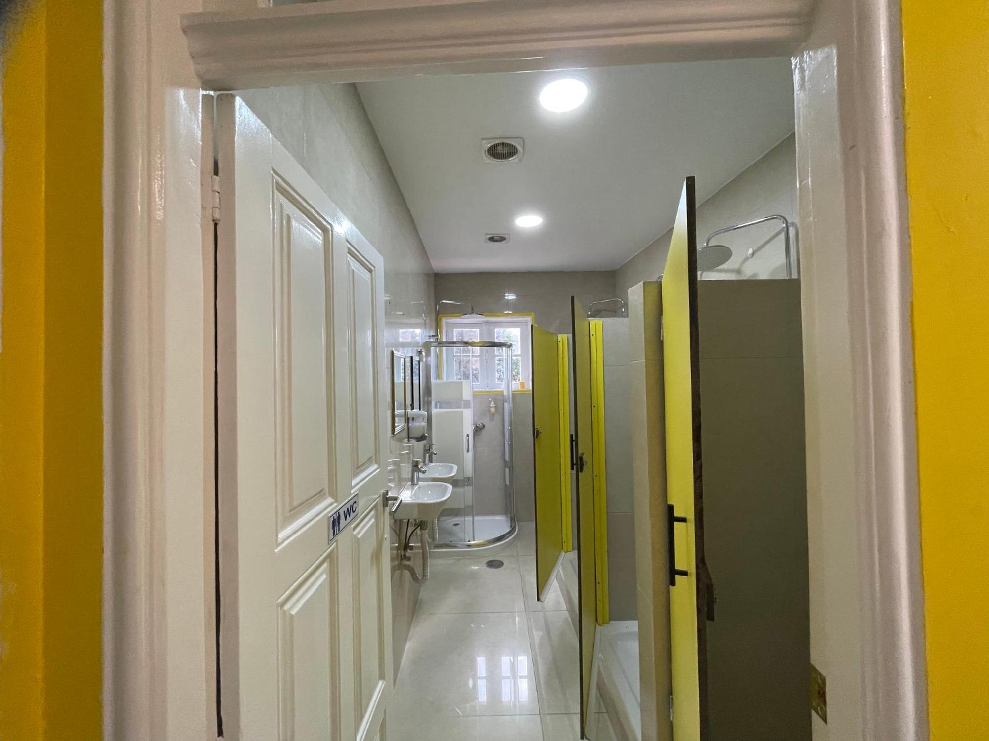 Owls Hostel Ildefonso Porto Bagian luar foto