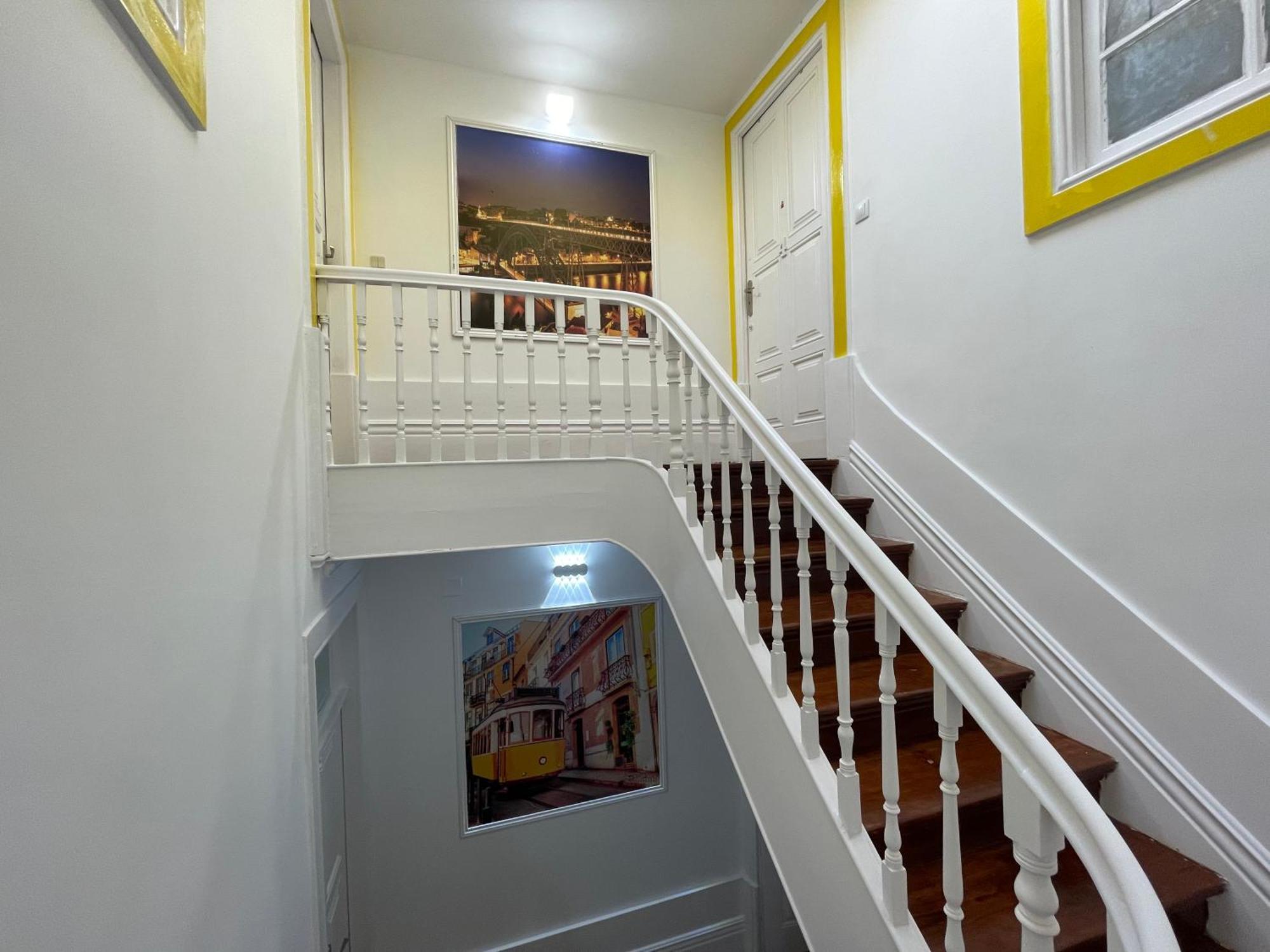 Owls Hostel Ildefonso Porto Bagian luar foto
