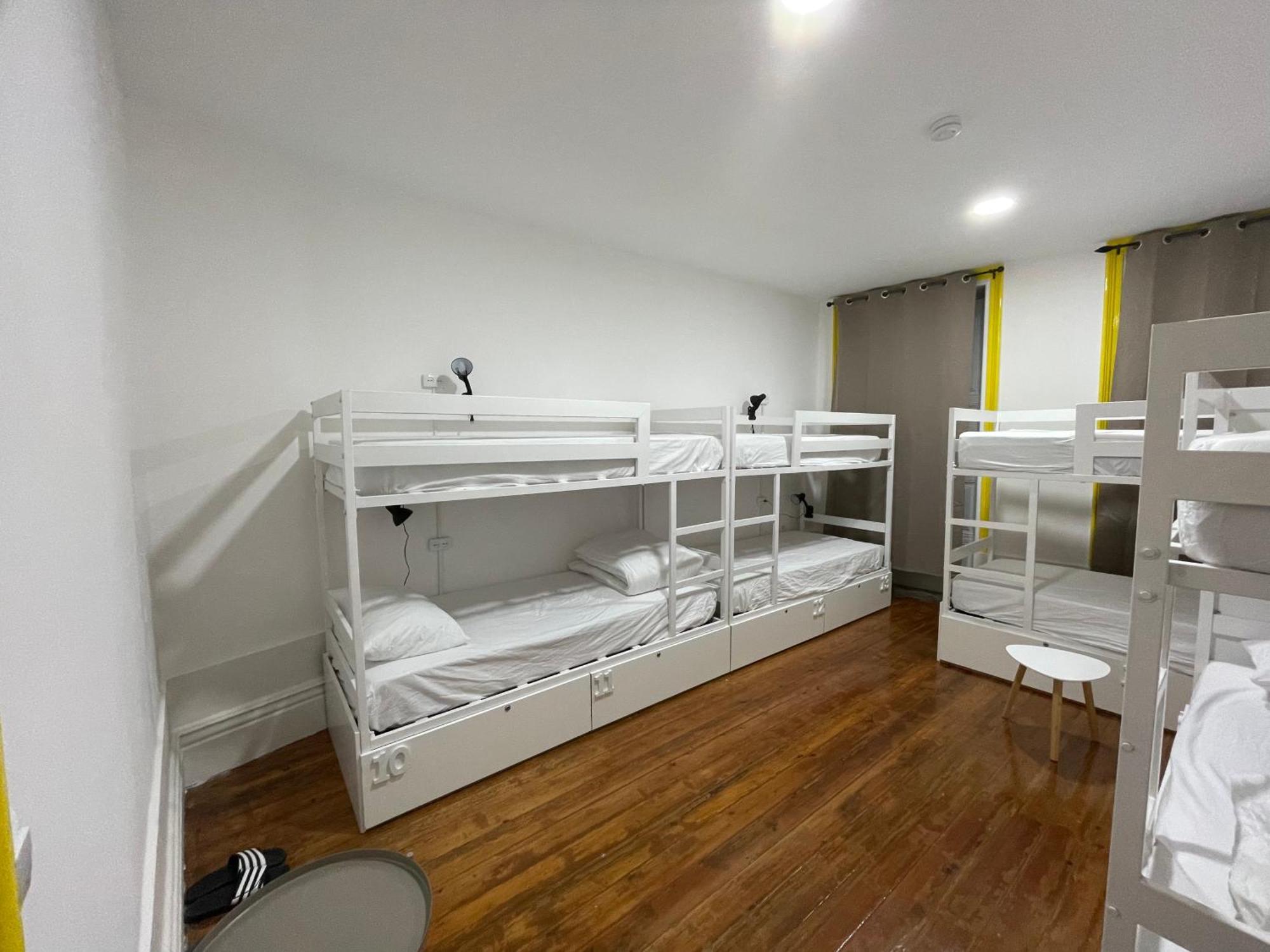 Owls Hostel Ildefonso Porto Bagian luar foto