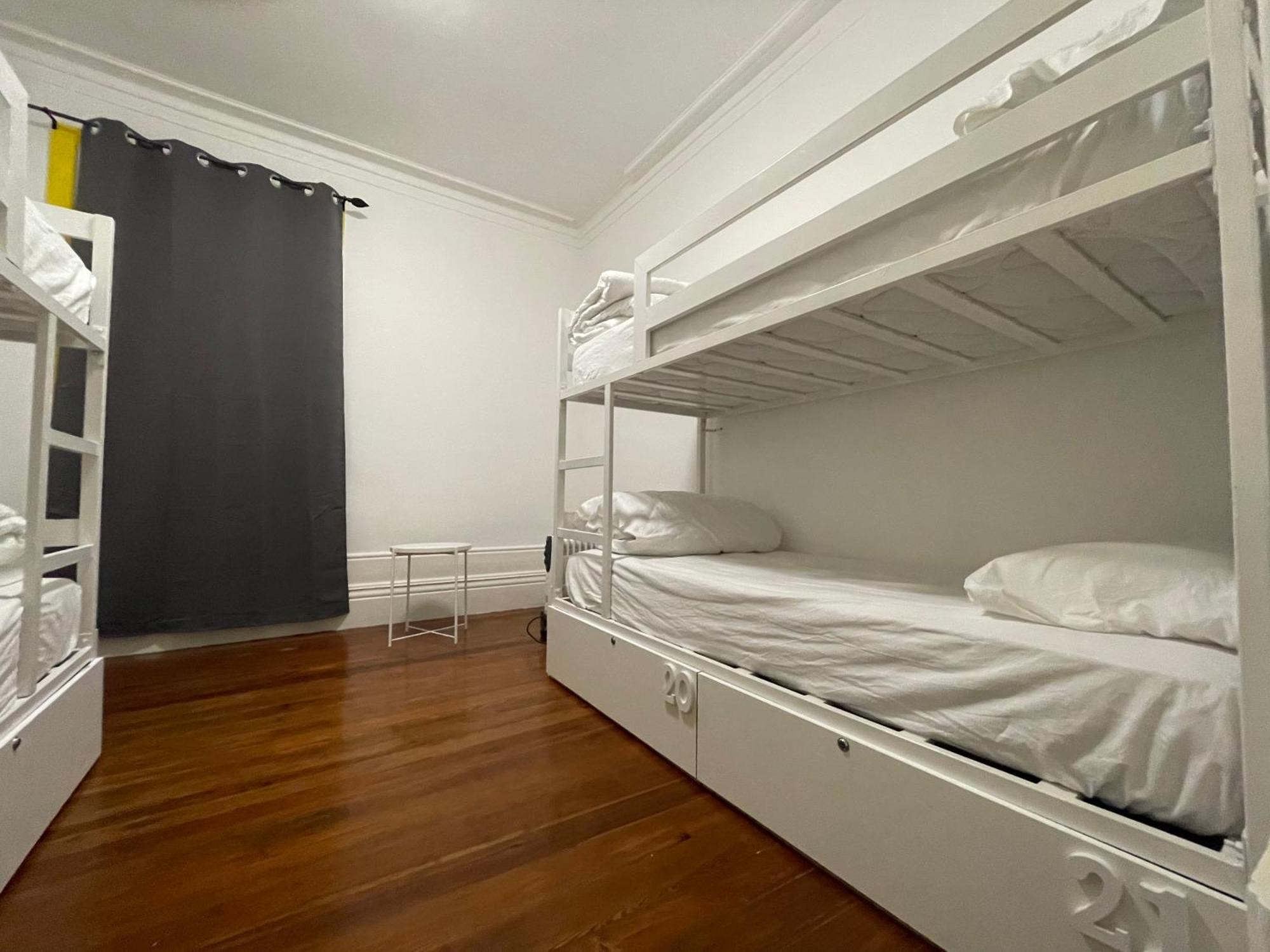 Owls Hostel Ildefonso Porto Bagian luar foto
