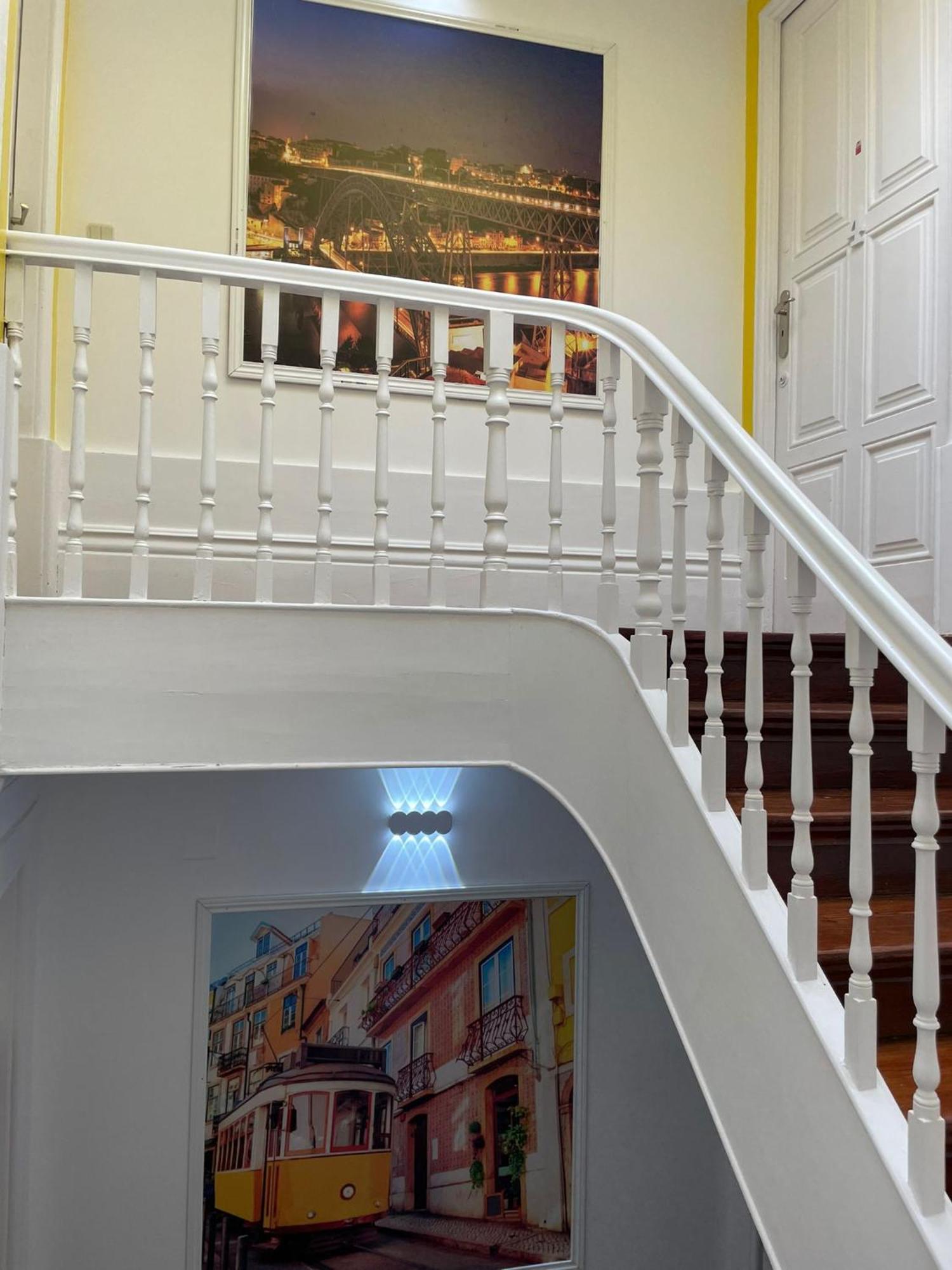 Owls Hostel Ildefonso Porto Bagian luar foto